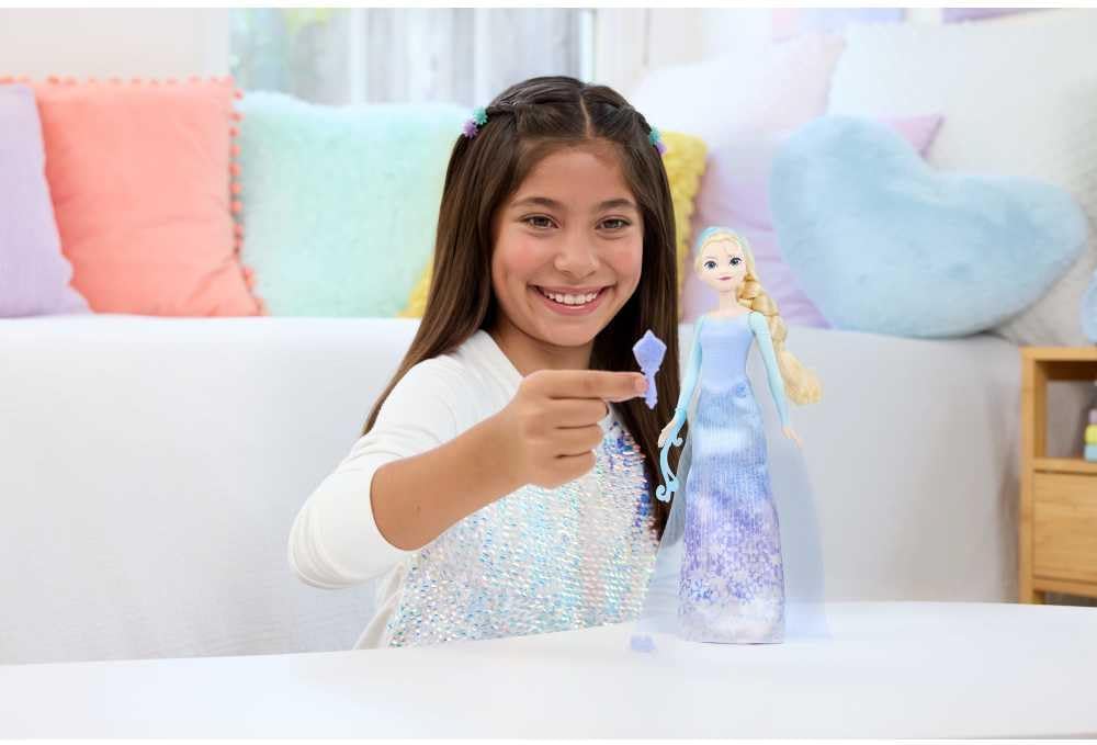 Mattel Disney Frozen Muñeca de moda de Elsa con función Spin &...
