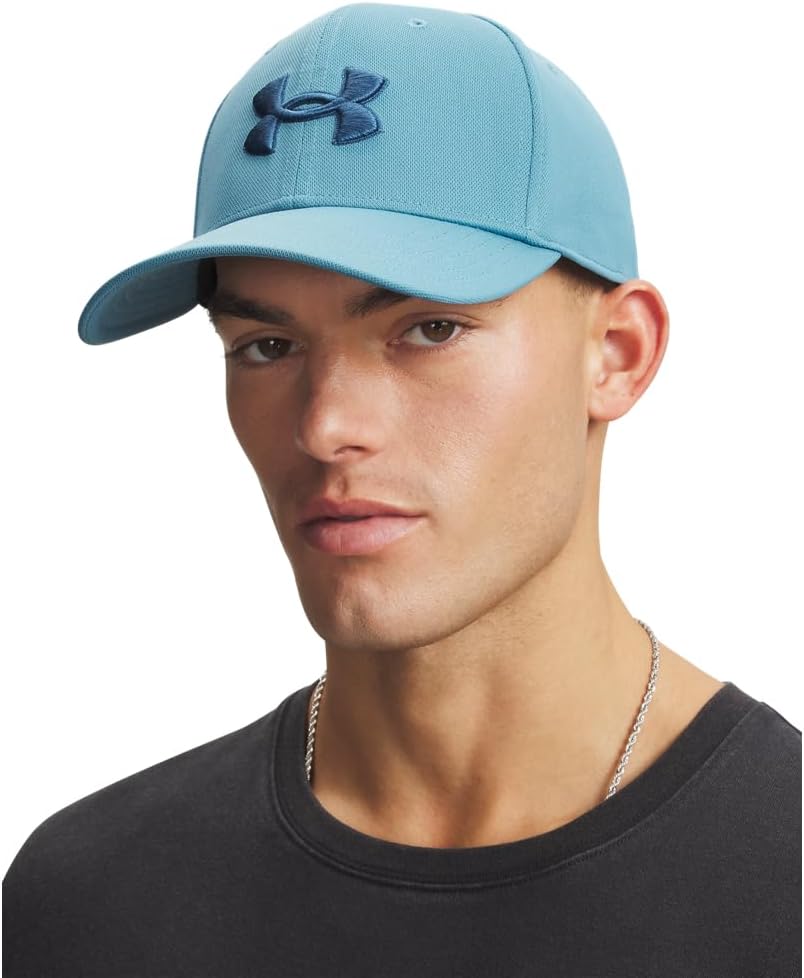 Under Armour Gorra para hombre Blitzing con tecnología Stretch Fit