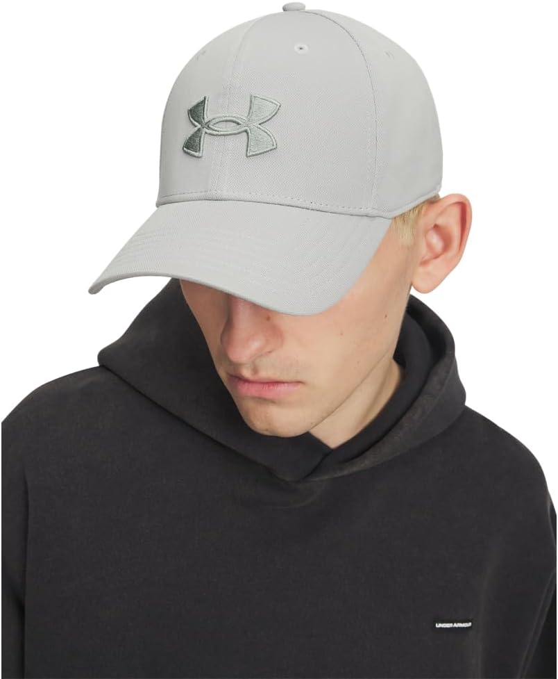 Under Armour Gorra para hombre Blitzing con tecnología Stretch Fit