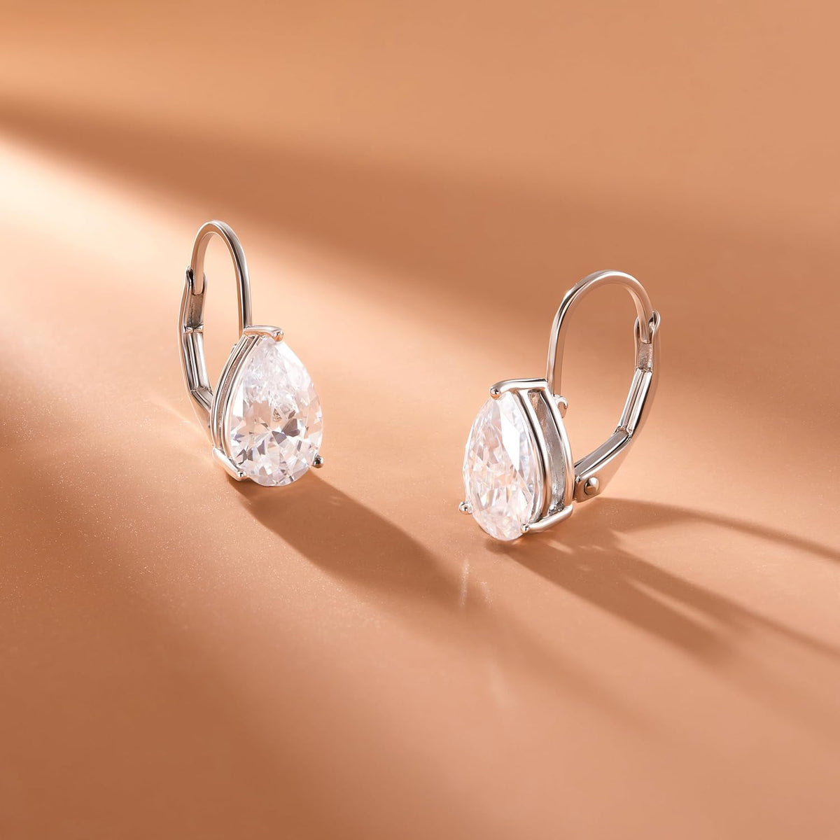 Amazon Essentials Pendientes de plata de ley o chapado en oro con c...