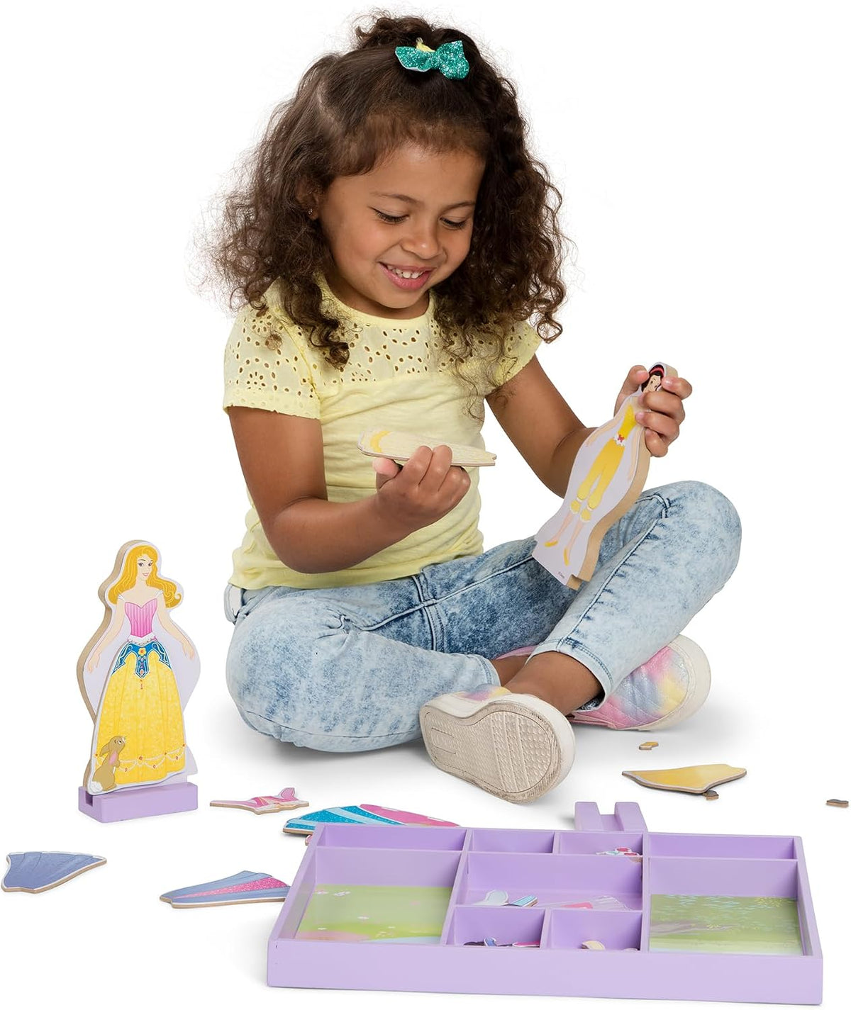 Juego de princesas de madera con vestidos magnéticos para vestirlas...
