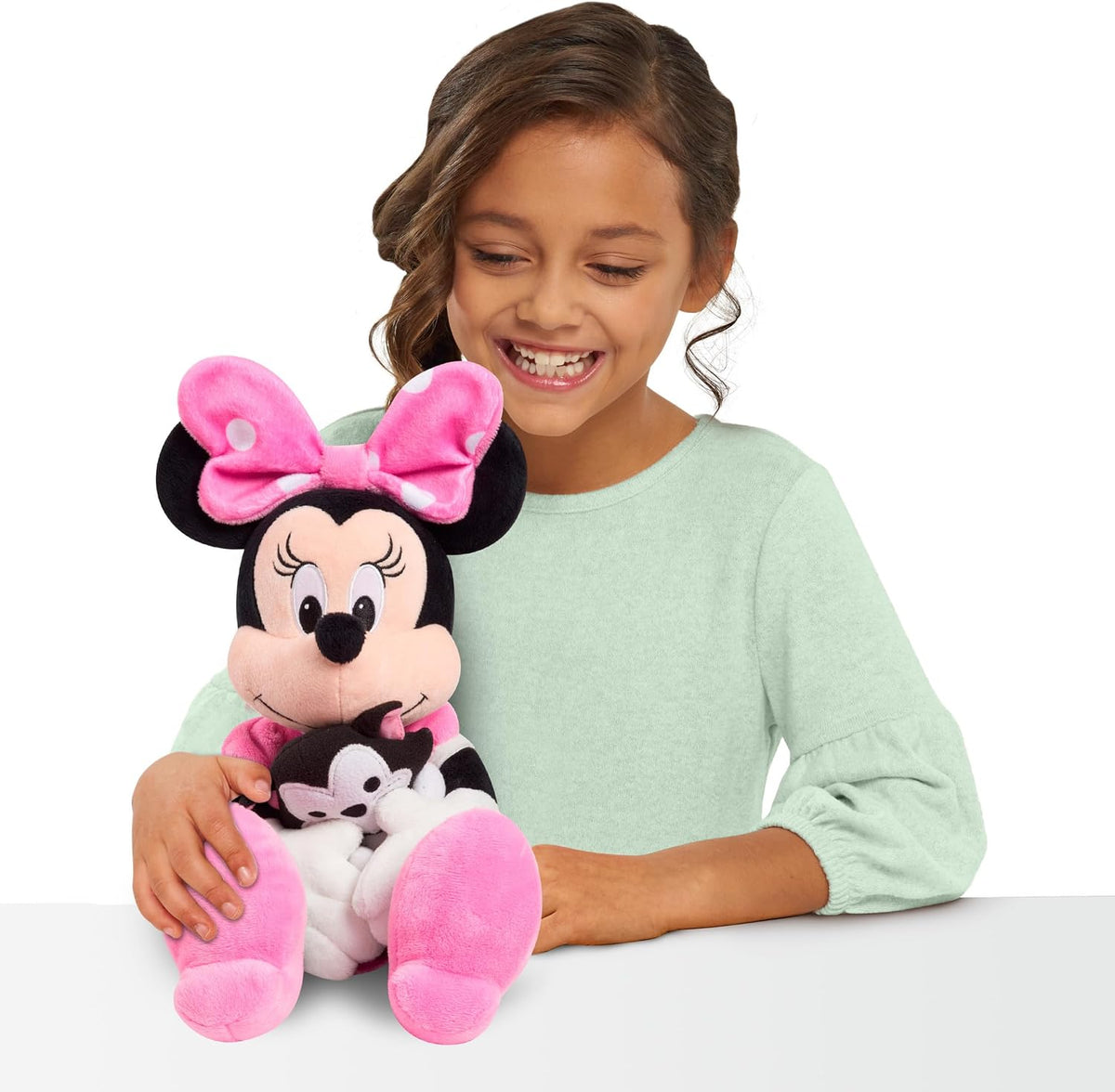Disney Classics Lil Friends Minnie Mouse y Figaro, muñeco de peluch...