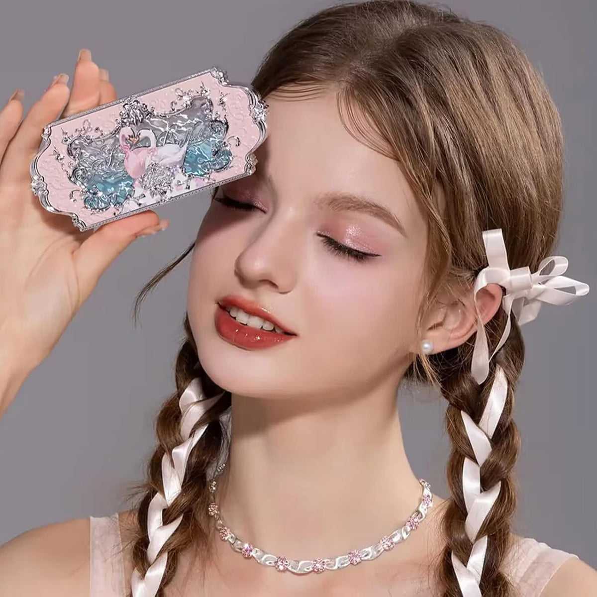 Flower Knows Swan Ballet Paleta de maquillaje de 6 colores con pinc...