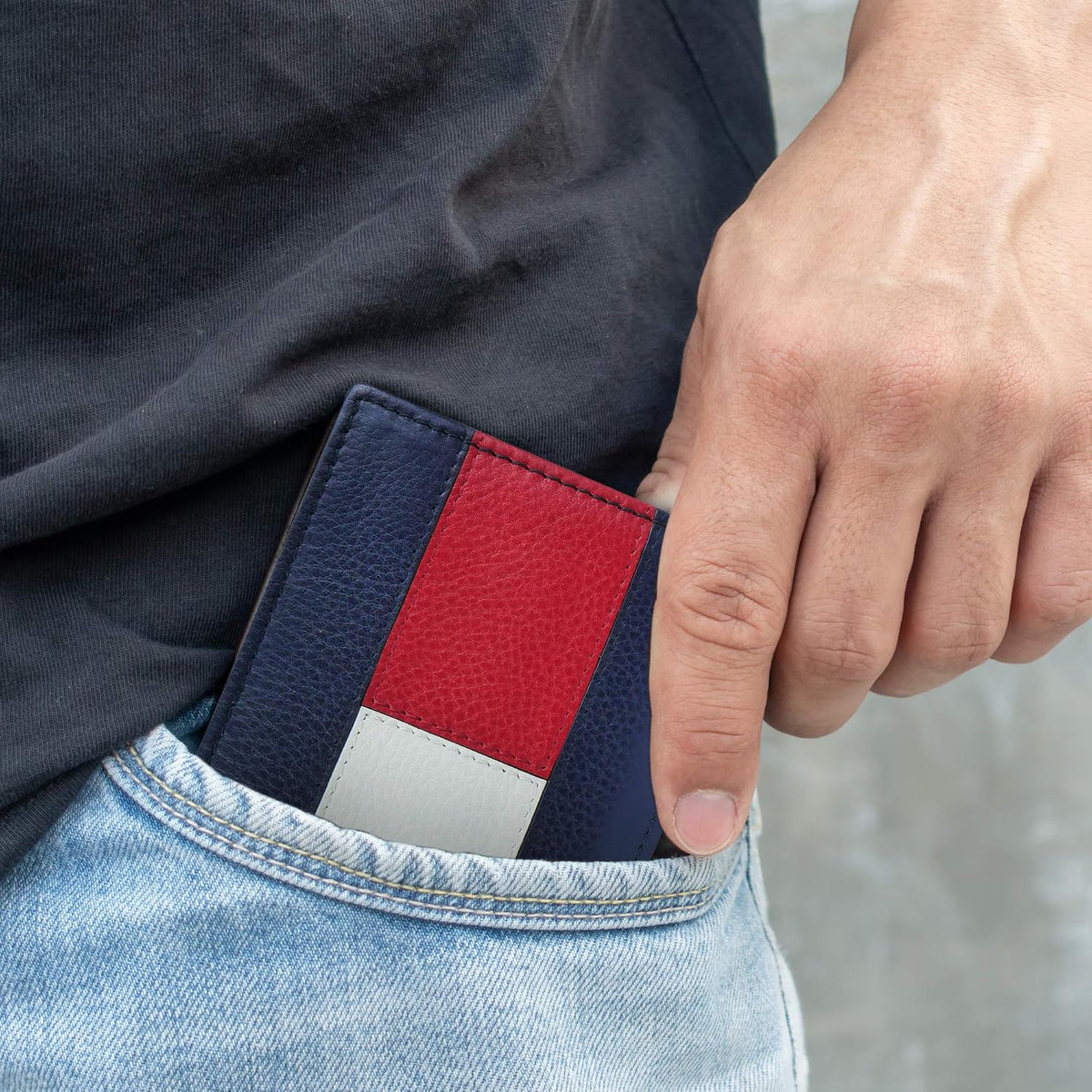 Tommy Hilfiger Cartera Passcase para hombre con ventana de identifi...