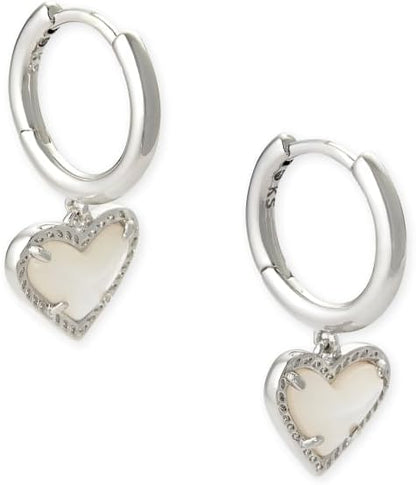 Kendra Scott Ari Aretes de botón en forma de corazón para mujer, jo...