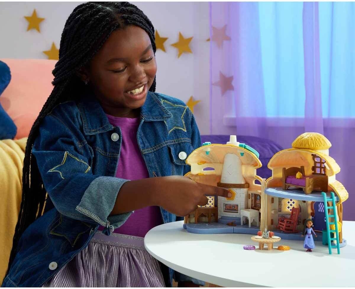 Mattel Disney's Wish Mini Muñeca y Estuche de Juego de Casa de...