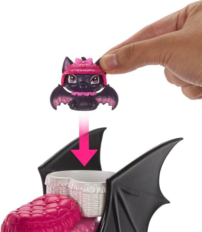 Draculaura y su patineta Monster High