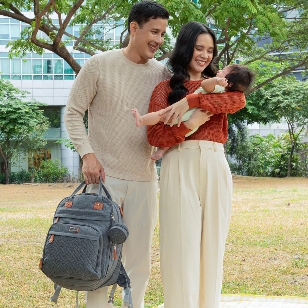 BabbleRoo Mochila para pañales extragrande, bolsa de bebé expandibl...