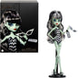 Monster High x Barbie Frankie Stein Doll con traje de baño inspirad...