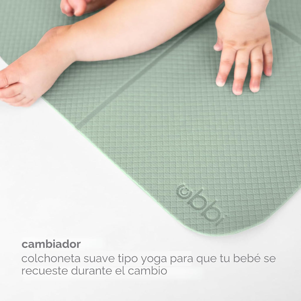 Alfombrilla para cambiar pañales Ubbi On-the-Go, color salvia | Bol...