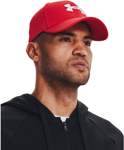Under Armour Gorra para hombre Blitzing con tecnología Stretch Fit