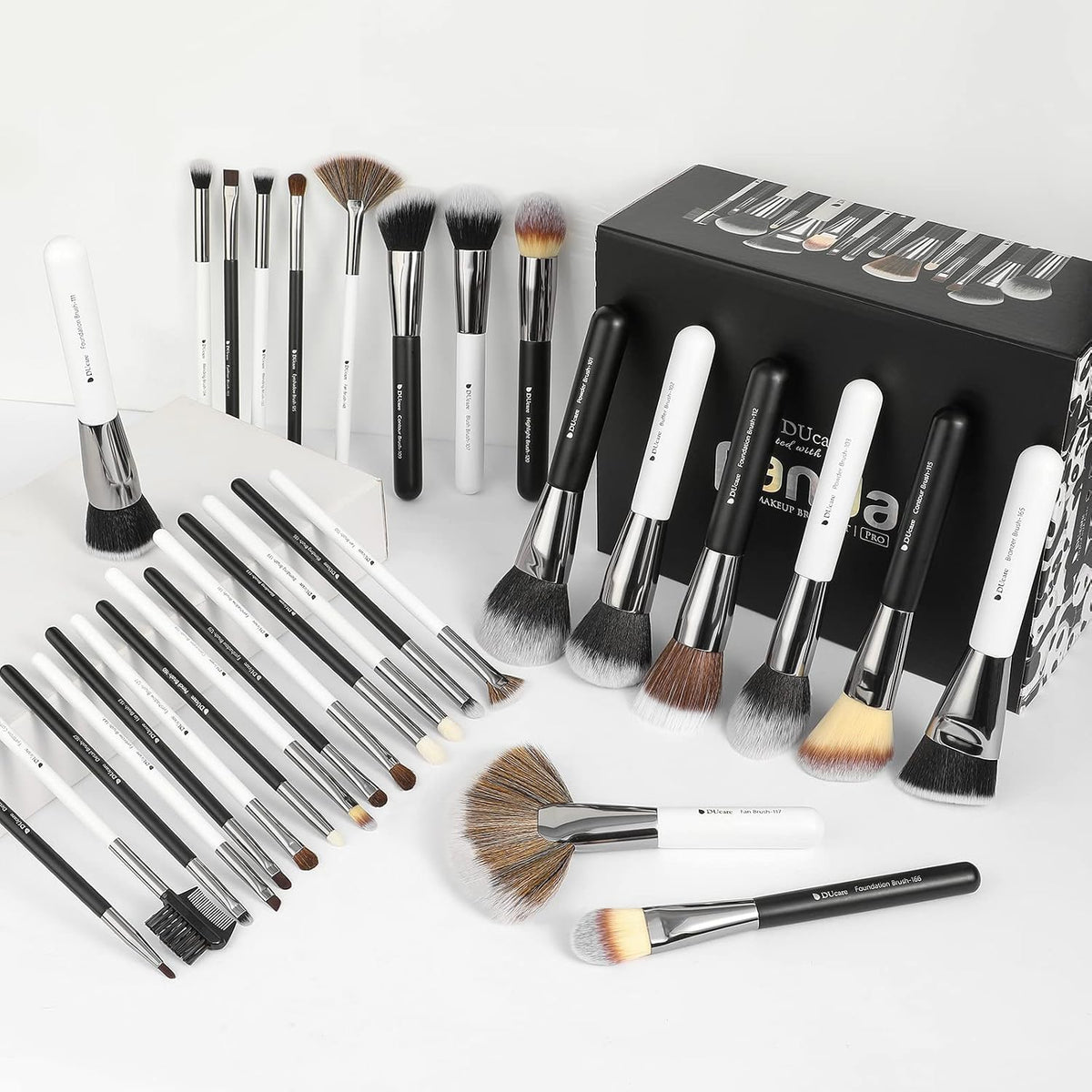 DUcare Juego de 31 brochas de maquillaje profesional con organizado...