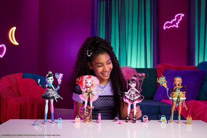 Monster High Muñeca de Cumpleaños de Dulce Miedo, Draculaura en Ves...