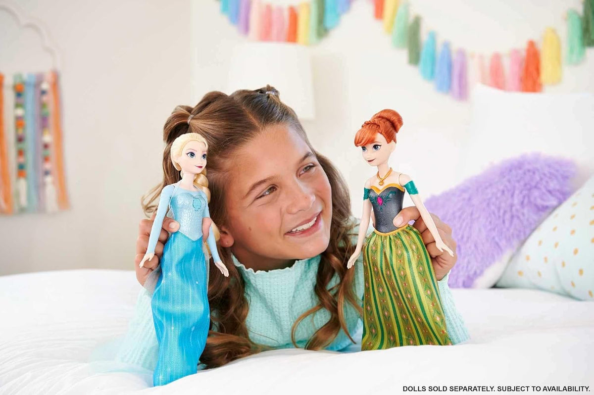 Mattel Disney Frozen Toys, muñeca de Elsa cantante con ropa exclusi...