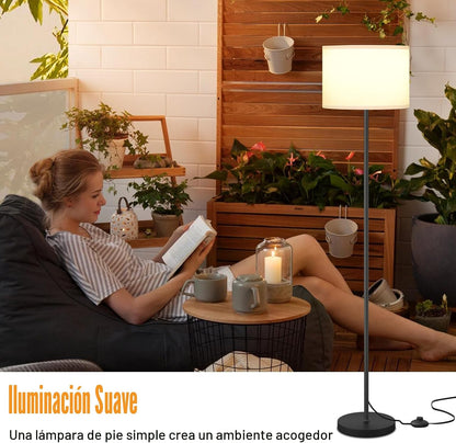 Lámpara de pie moderna de diseño simple con pantalla blanca e inter...