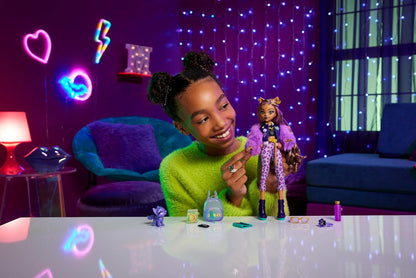 Monster High Clawdeen Wolf Doll con chaqueta peluda | Hombre lobo e...