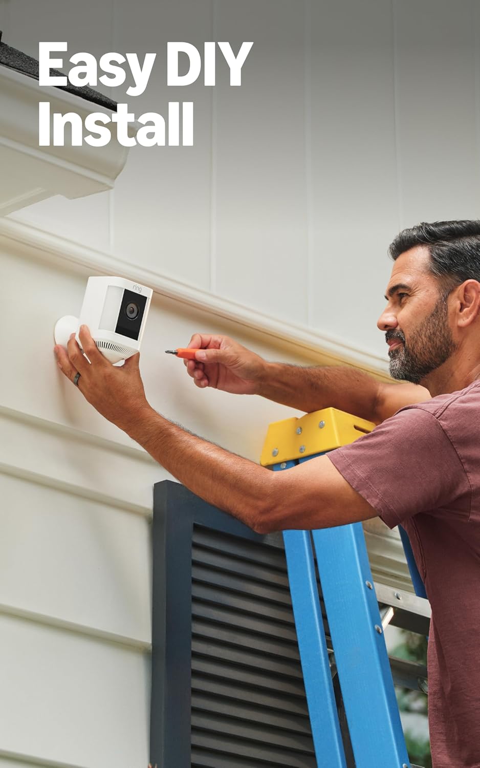 Cámara con luz de enfoque con enchufe Ring Plus: seguridad para tu...