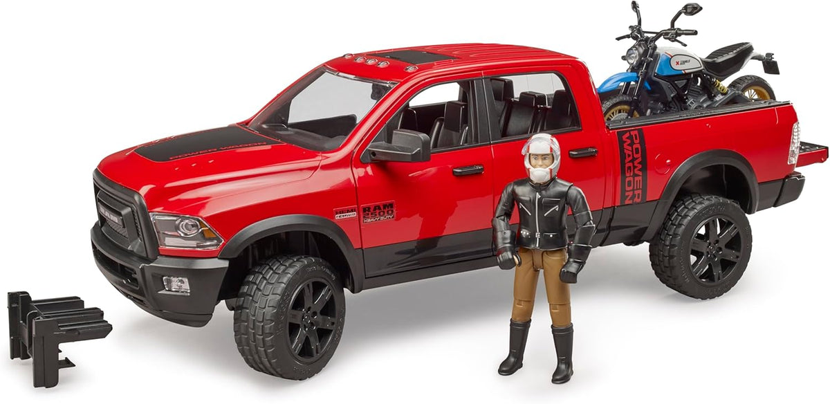 Bruder Ram 2502 Power Wagon con Ducati Scrambler Desert Sled y vehí...