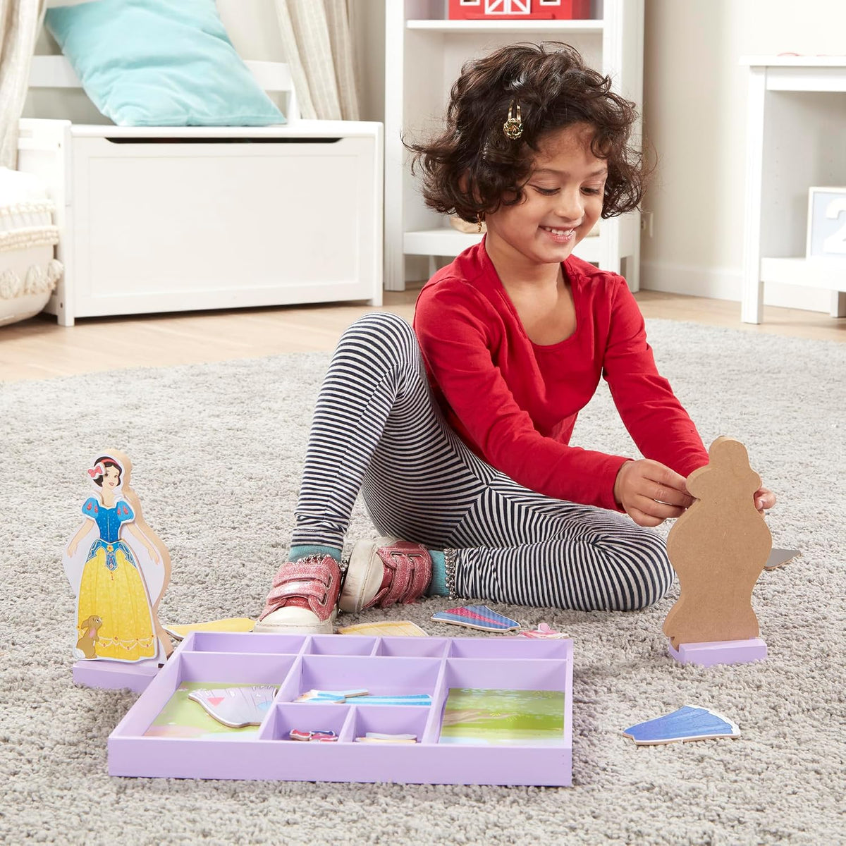 Juego de princesas de madera con vestidos magnéticos para vestirlas...