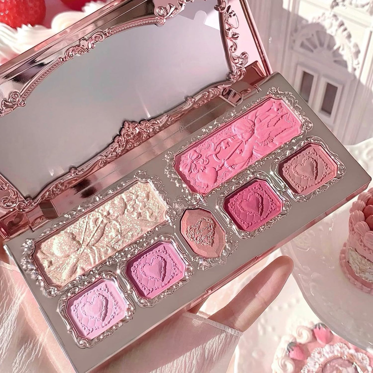 Flower Knows - Paleta de maquillaje de cupido de fresa con brocha p...