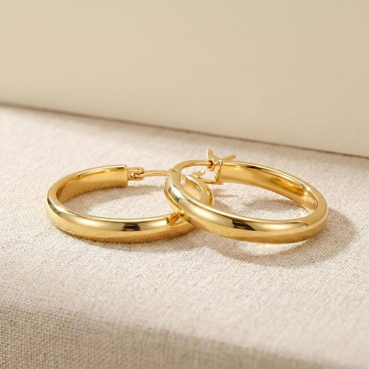 Aretes de oro de 14 quilates para mujer, diseño plano, aretes de ar...