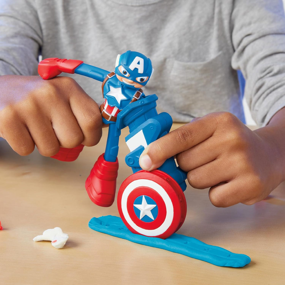 Play-Doh Marvel Hero Adventure Playset, 3 figuras de acción de Marv...