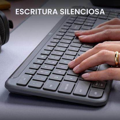 Teclado inalámbrico Logitech Signature Slim K950 con escritura sile...