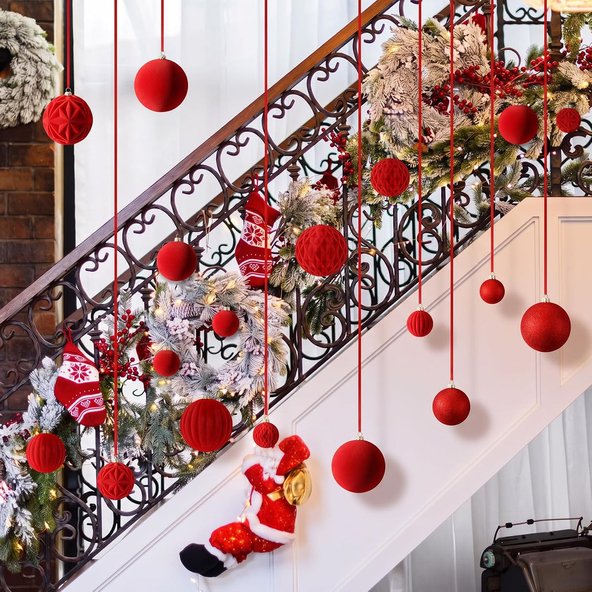 Relaxgiant 36 bolas de Navidad para techo, terciopelo rojo | Tamaño...