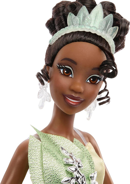 Mattel Juguetes de princesa Disney, muñeca Tiana coleccionista que...