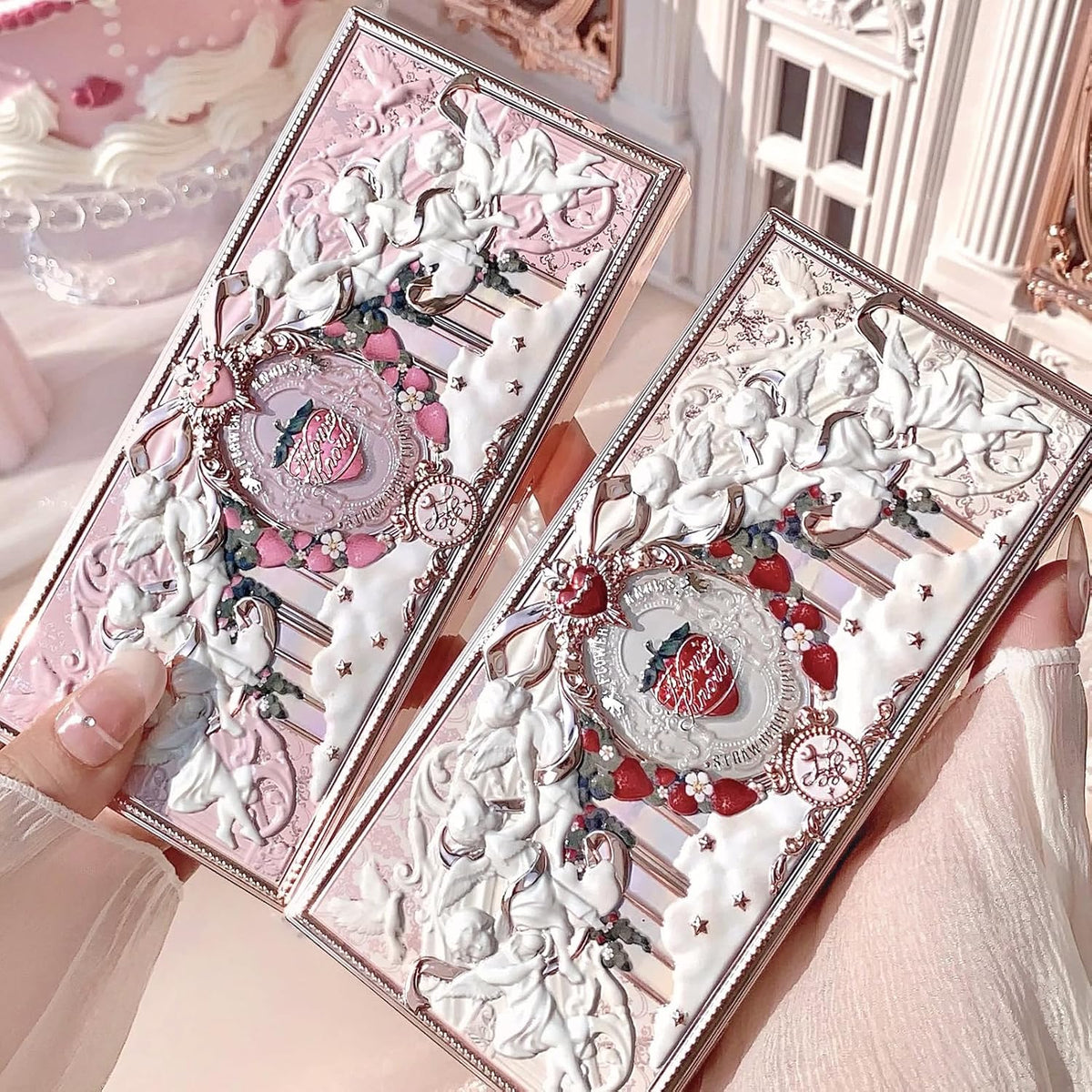 Flower Knows - Paleta de maquillaje de cupido de fresa con brocha p...