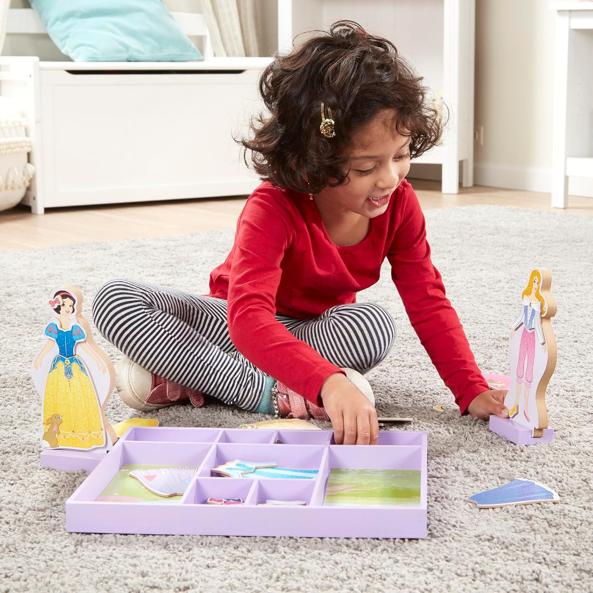 Juego de princesas de madera con vestidos magnéticos para vestirlas...