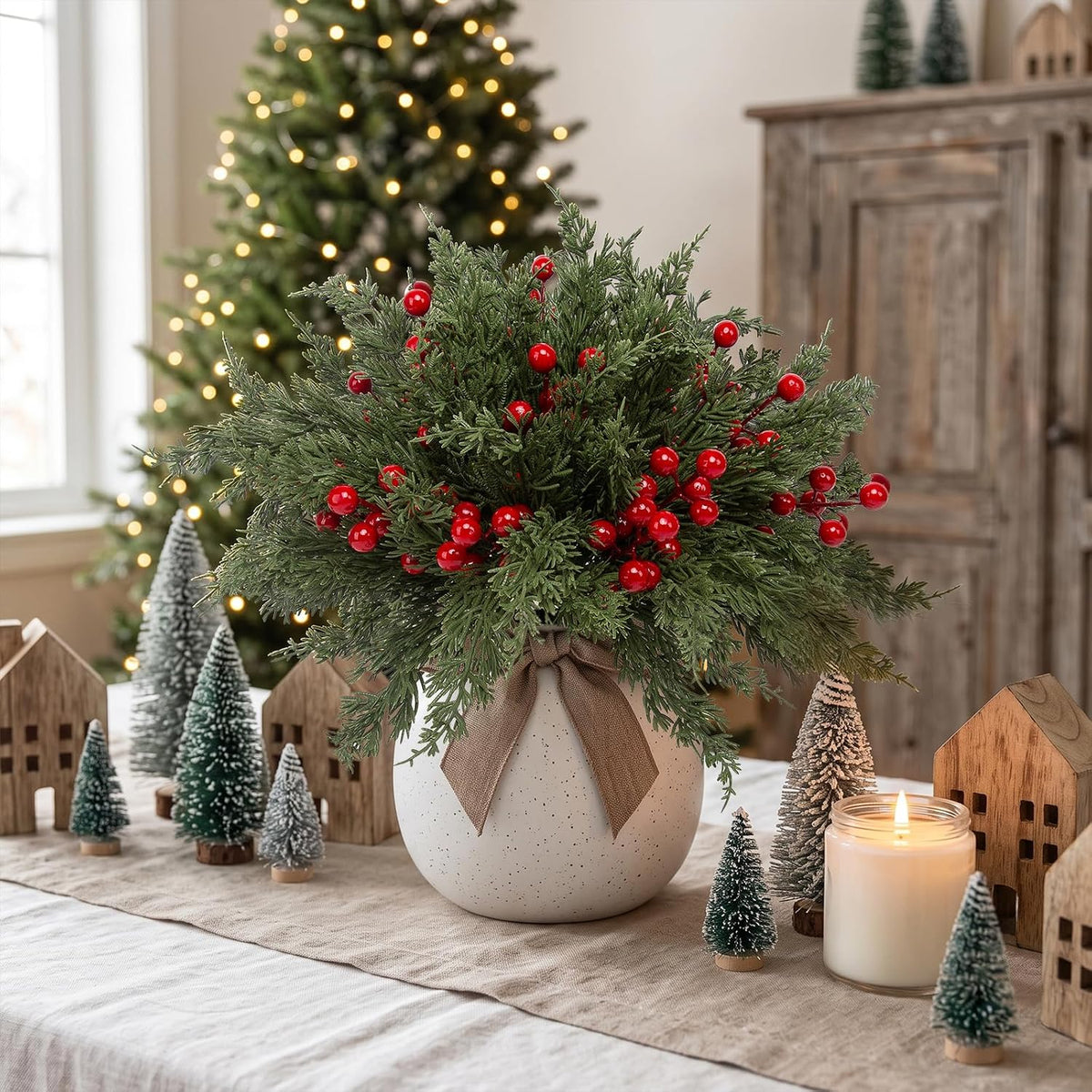 lovemoon 70 tallos de pino artificiales de Navidad con bayas rojas,...