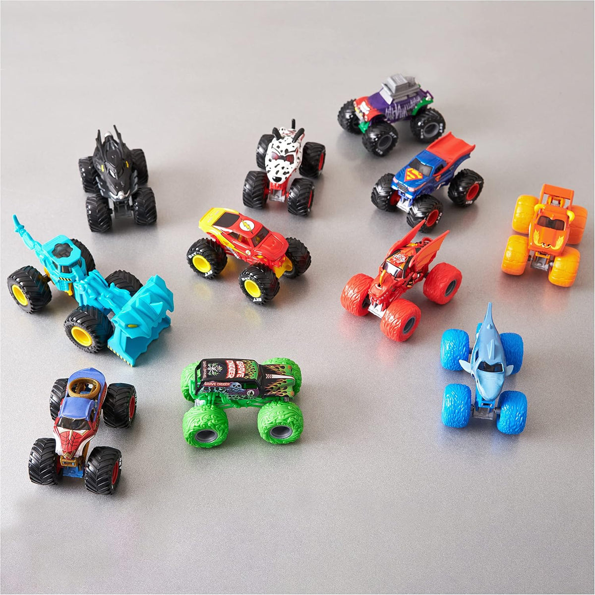 Monster Jam, Juego de peldaños resistentes, camiones monstruo fundi...