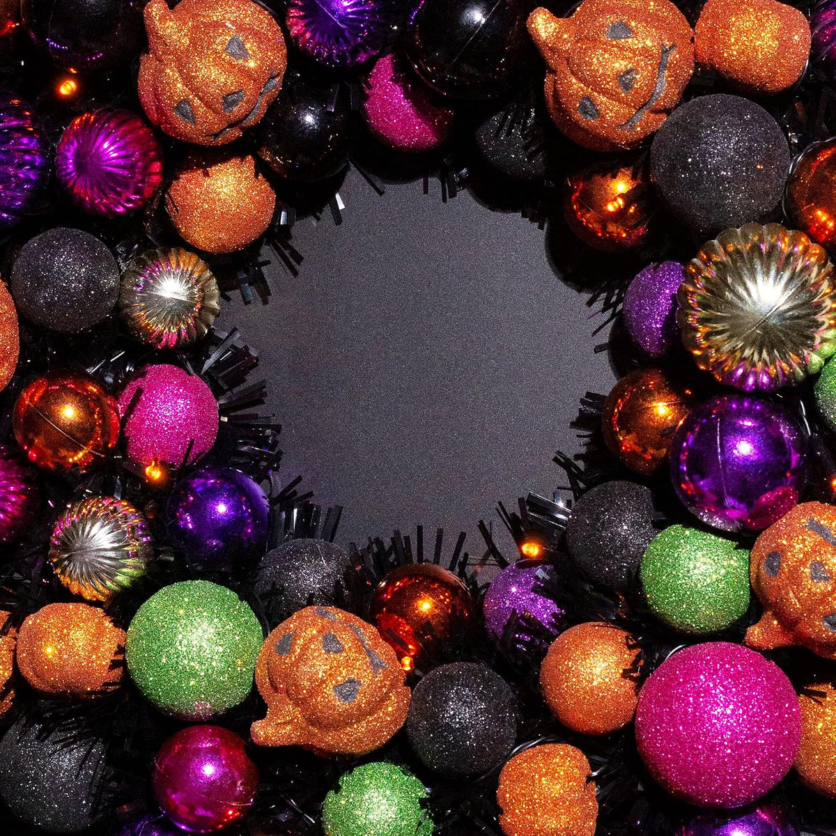 Corona de bola de Halloween de 18 pulgadas con luces y adornos de c...