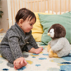 GUND Baby Kissy Penguin juguete musical interactivo animado para be...