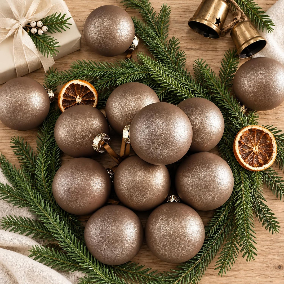 Yunlly - 12 adornos de Navidad neutros 2026, marrón moca y dorado |...