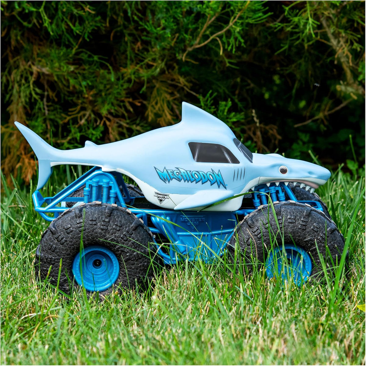 Monster Jam Camión Monster RC todo terreno Megalodon Storm | Drive...
